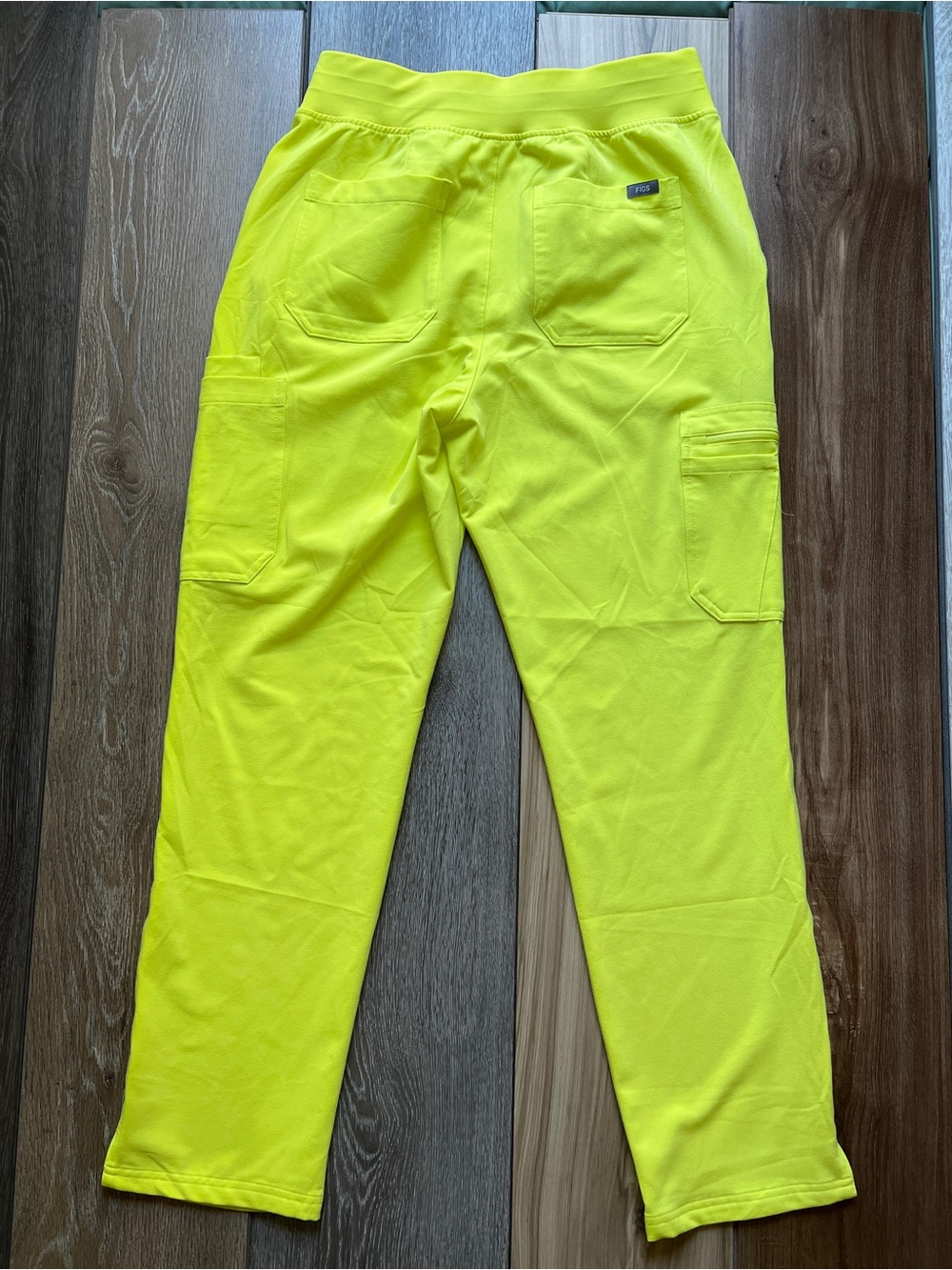 Bright Yellow Women’s Scrub Set - V-Neck Top & Drawstring Pants - Picture 3 of 9